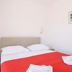 A2-apt W Shared Pool & Balcony Next To The * Traù