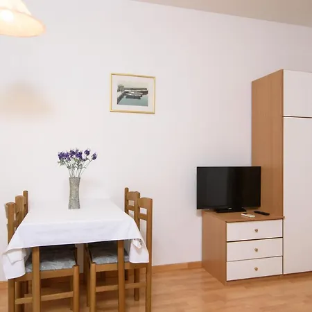 Appartamento A2-apt W Shared Pool & Balcony Next To The