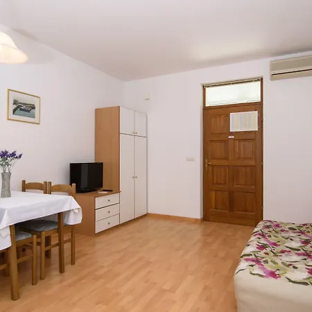 Appartamento A2-apt W Shared Pool & Balcony Next To The