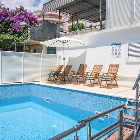 A2-apt W Shared Pool & Balcony Next To The Traù