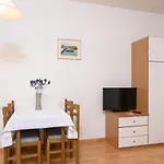 아파트 A2-apt W Shared Pool & Balcony Next To The