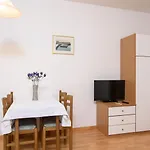 아파트 A2-apt W Shared Pool & Balcony Next To The