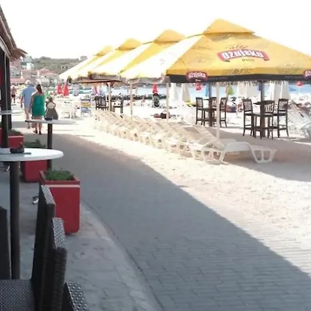 Διαμέρισμα A2-apt W Shared Pool & Balcony Next To The *