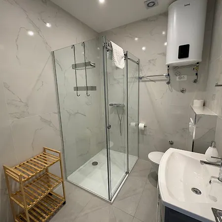 A2-apt W Shared Pool & Balcony Next To The Apartmán *