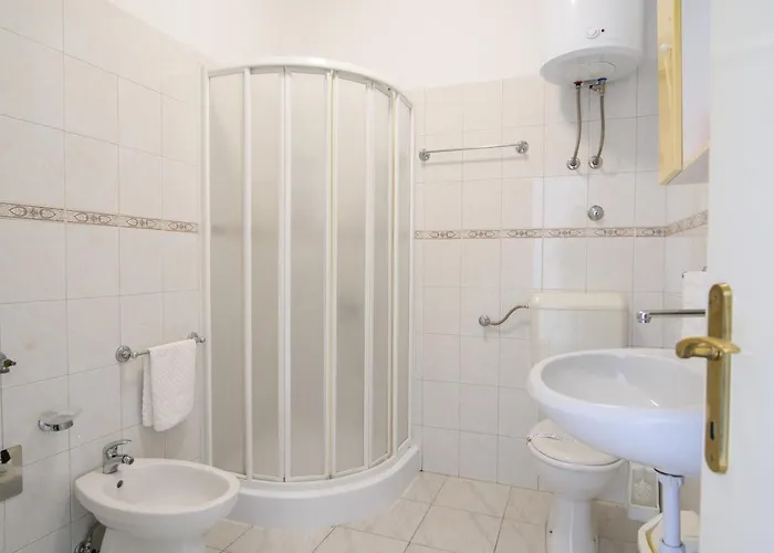 アパート A2-apt W Shared Pool & Balcony Next To The *