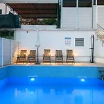 A2-apt W Shared Pool & Balcony Next To The *